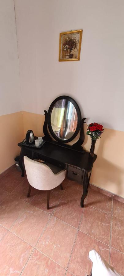 Ja-Elas French Touch Bed and Breakfast Exterior foto